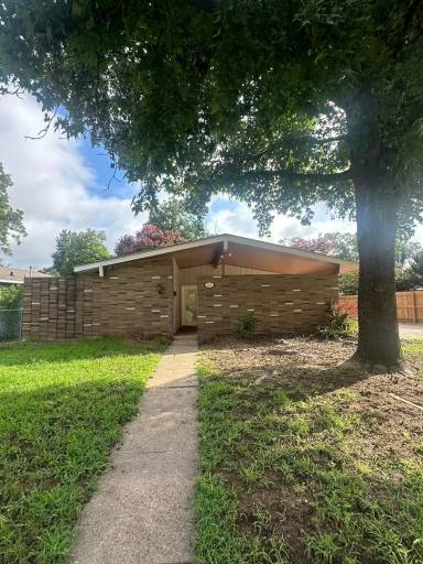 Main picture of 4119 Glen St