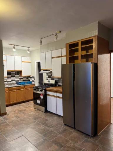 Main picture of 70 Humphrey Ave