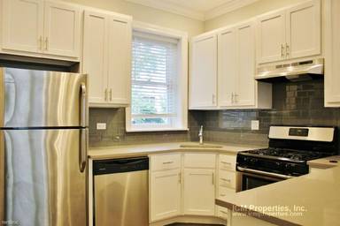 Main picture of 3846 N Southport Ave