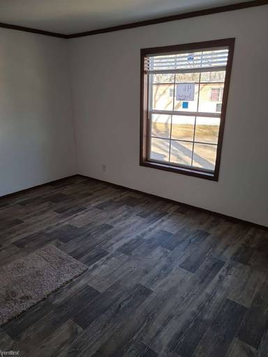 Main picture of 28 Joymar Dr
