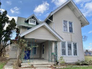 Main picture of 724 S Main St