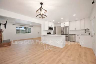 Main picture of 409 E Sunrise Dr