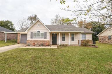 Main picture of 15520 Glen Dr