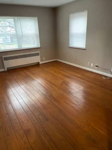 Main picture of 40 Pleasant Ridge Ave