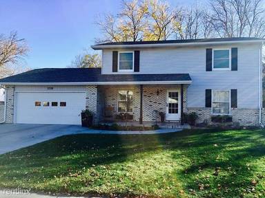 Main picture of 3320 W F St