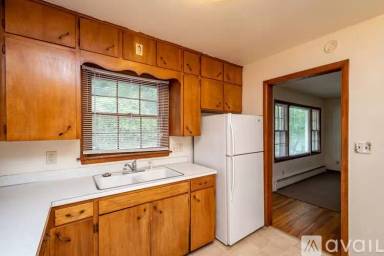 Main picture of 404 E Foster Rd