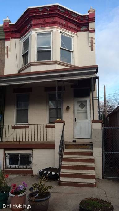 Main picture of 3713 N Delhi St