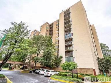 Main picture of Racquet Club Condominium