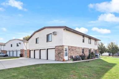 Main picture of 390 W John Casey Rd
