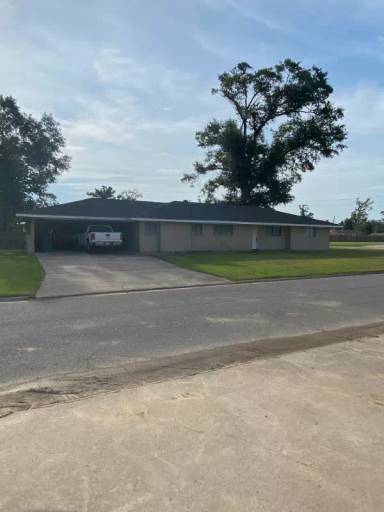 Main picture of 100 Marilyn Dr