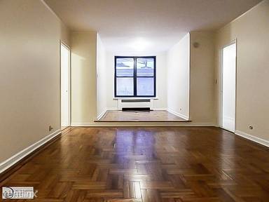 Main picture of 124 E 24th St