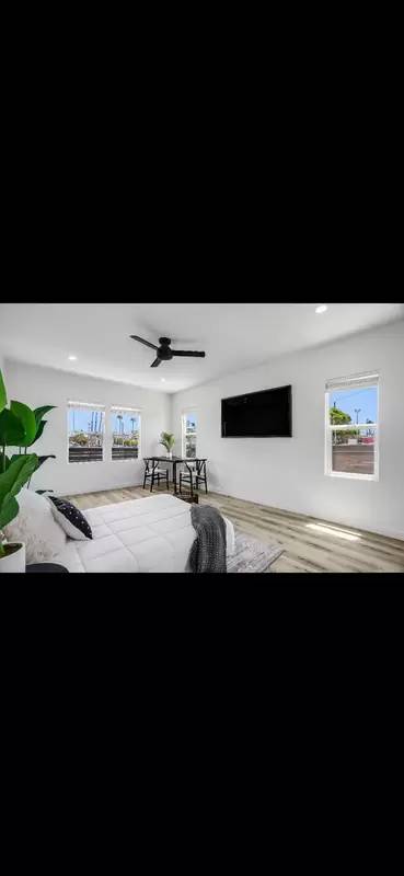 Main picture of 523 Main St