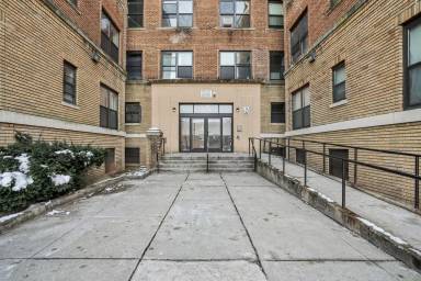 Main picture of 329 Park Ave