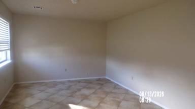 Main picture of 2607 NE Dearborn Ave