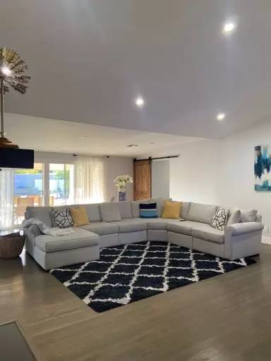 Main picture of 8759 Zelzah Ave