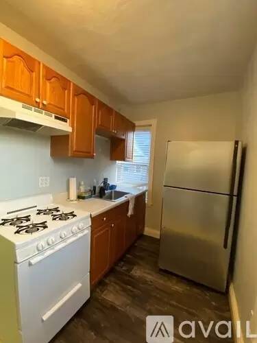 Main picture of 100 Elm St