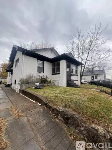 Main picture of 2210 N Heidelbach Ave