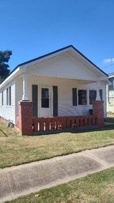 Main picture of 1210 Roussell St