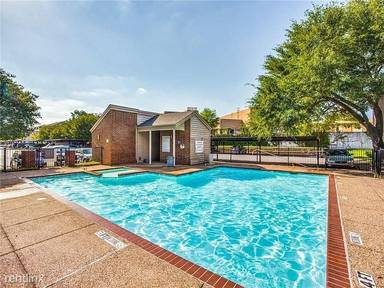Main picture of Twin Oaks Condos