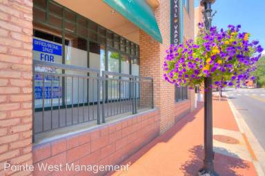 Main picture of 250 S Main St