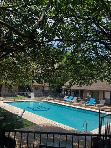 Main picture of Heatherwood II Condominiums