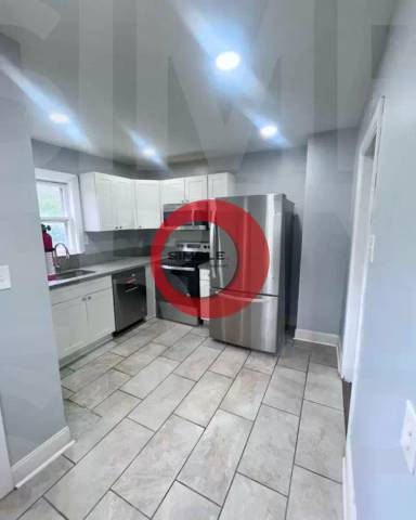 Main picture of 1566 Haak St