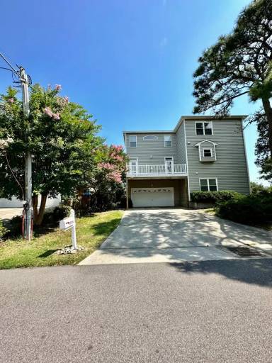 Main picture of 3724 Surry Rd
