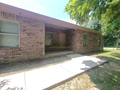 Main picture of 824 N 4th St