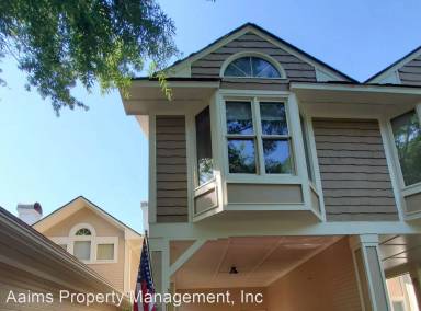 Main picture of 743 Victorian Pl