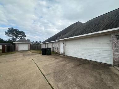 Main picture of 9041 Newcastle Dr