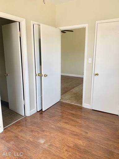 Main picture of 808 S Washington St