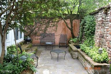 Main picture of 30 N Adgers Wharf
