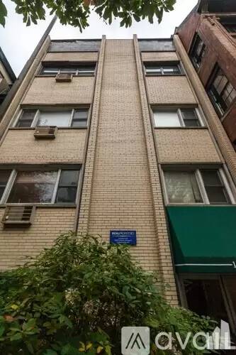 Main picture of 1435 N Dearborn St