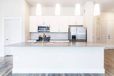 Main picture of 2215 Town Lake Cir