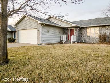 Main picture of 14 Des Moines Ave