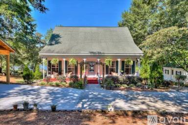 Main picture of 189 Oakcrest Ln