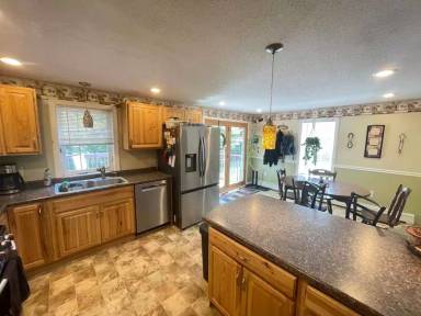 Main picture of 20 Oakwood Dr