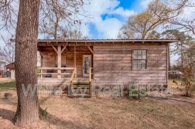 Main picture of 152 Town and Country Dr