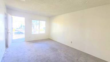 Main picture of 1016 E Deodar St