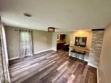 Main picture of 1509 N Breezeland Rd