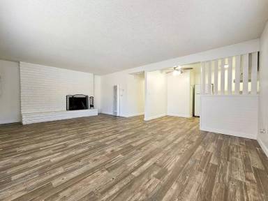 Main picture of 1106 E Washington Ave