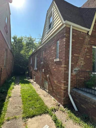 Main picture of 15053 Ardmore St