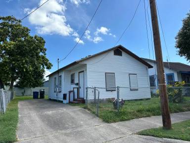 Main picture of 1446 Date St
