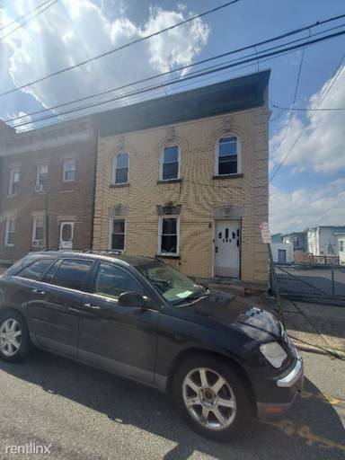 Main picture of 205 MacArthur Ave