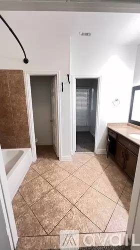 Main picture of 5012 Higgins St