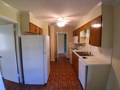 Main picture of 102 Starmount Dr