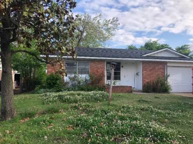Main picture of 4012 SE 46th St