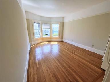 Main picture of 2301 Bay St