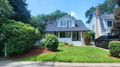 Main picture of 3205 Sashabaw Rd