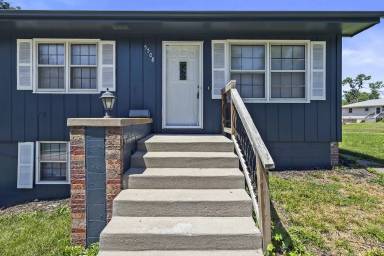 Main picture of 5508 S 122nd St